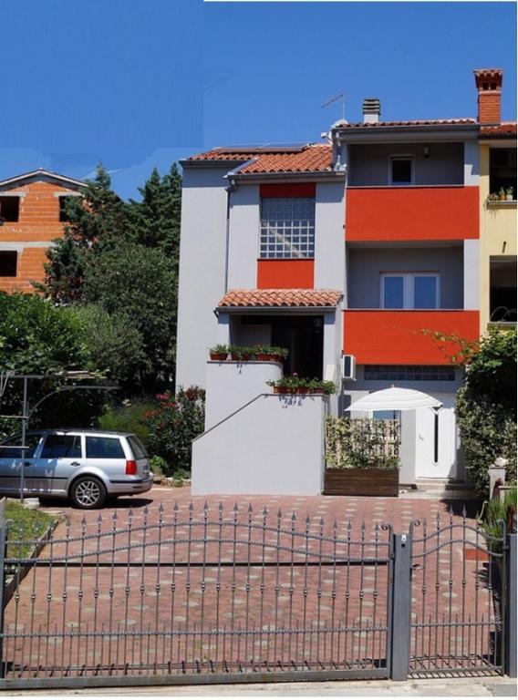 Apartments Veda Pula Bagian luar foto