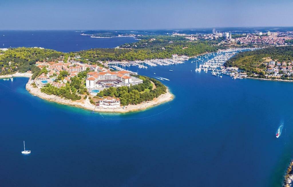 Apartments Veda Pula Bagian luar foto