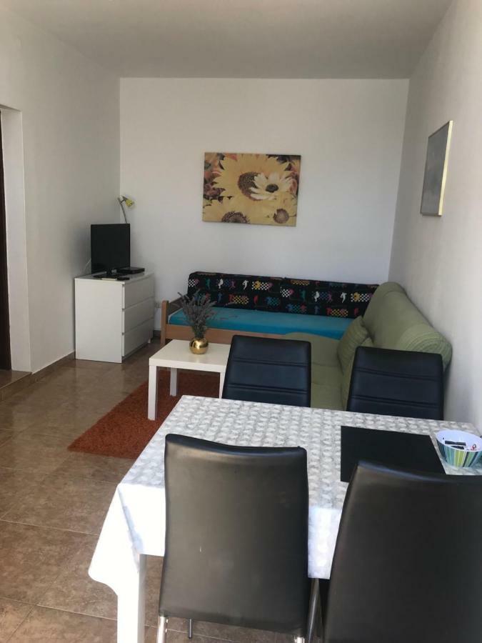 Apartments Veda Pula Bagian luar foto